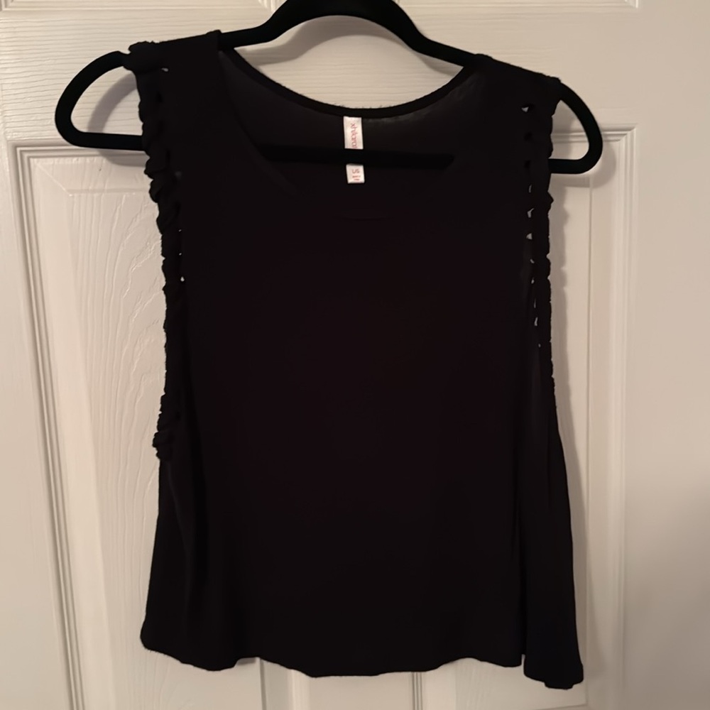 Xhilaration Tank Top Size L Color Black